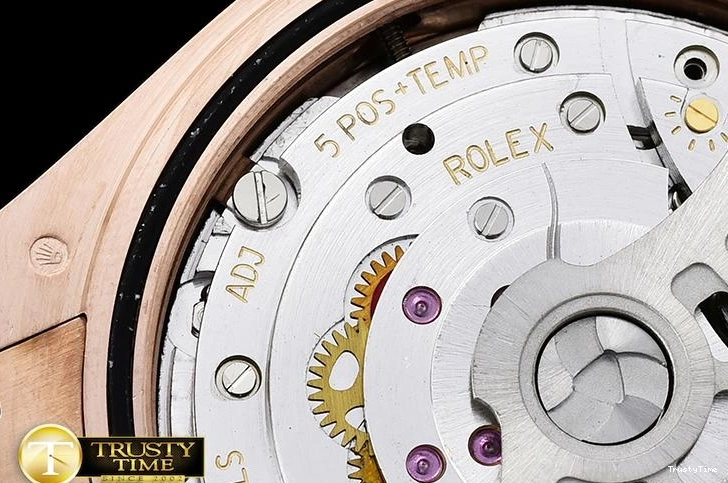 0927 RDD0208A – DayDate 40mm FlexibleFit 680
